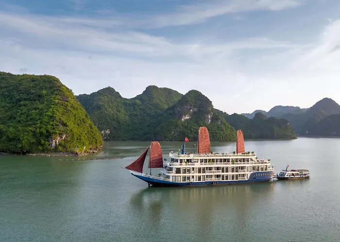 Verdure Lotus Luxury Cruise On Lan Ha Bay  5*